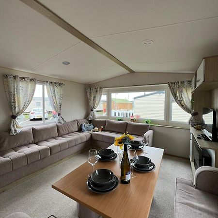 Luxurious Three Bedroom Caravan Jaywick Sands Exterior photo