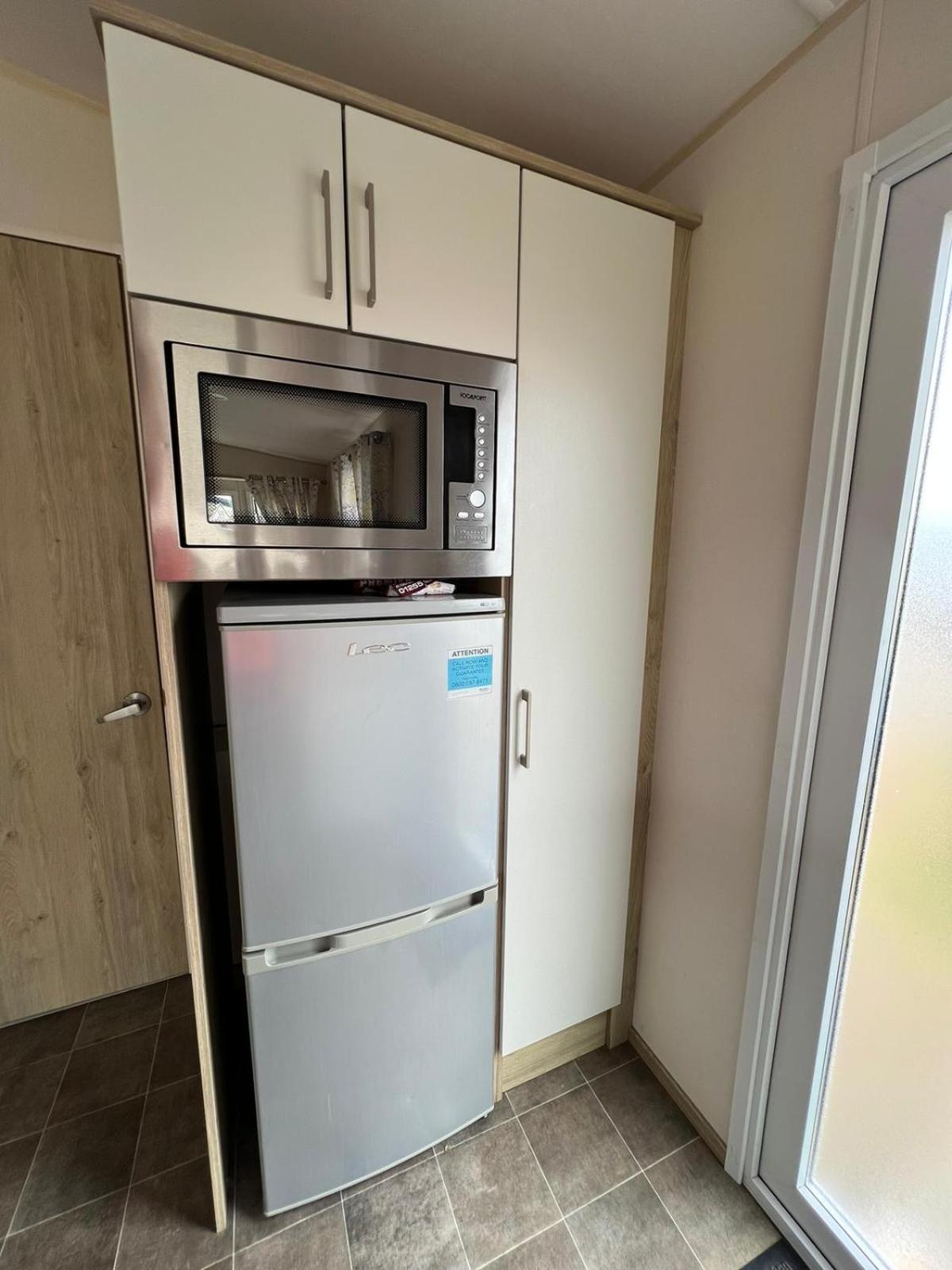 Luxurious Three Bedroom Caravan Jaywick Sands Exterior photo