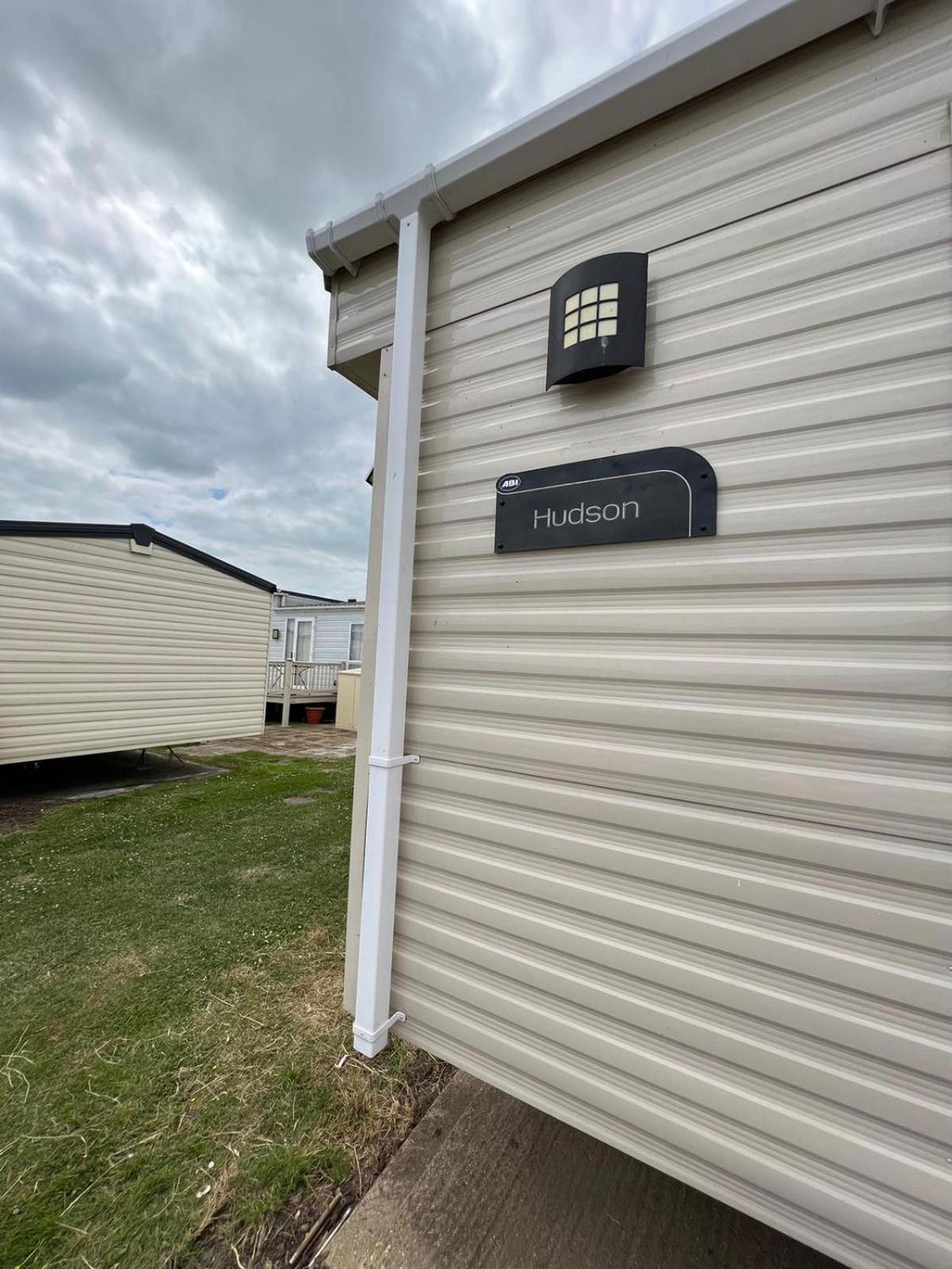Luxurious Three Bedroom Caravan Jaywick Sands Exterior photo
